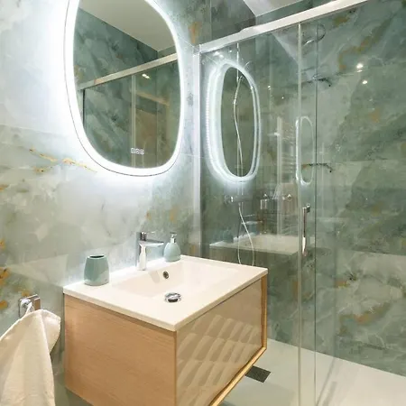 Superbe Nouvelle Moderne Cannes