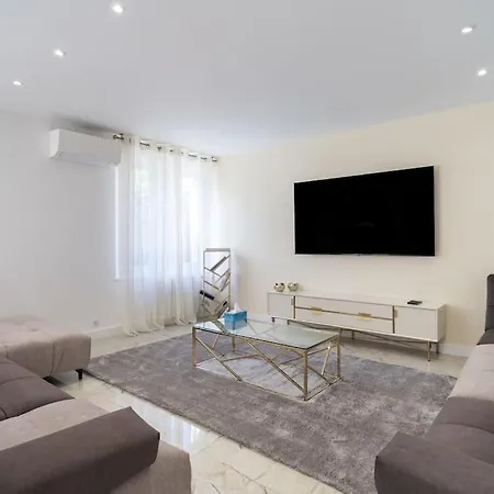 Superbe Nouvelle Moderne Cannes